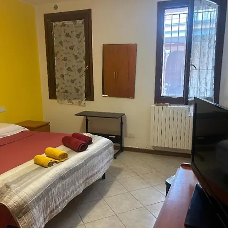 In Piazza Con Ingresso Indipendente Apartment