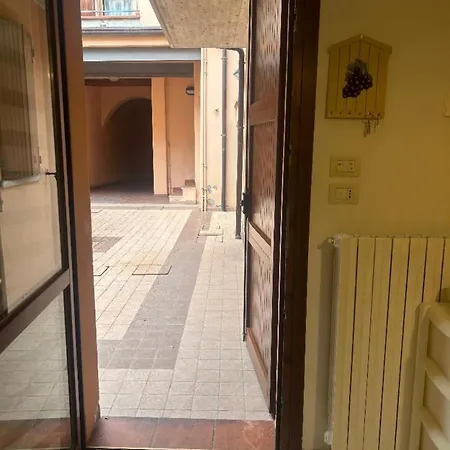 Apartment In Piazza Con Ingresso Indipendente
