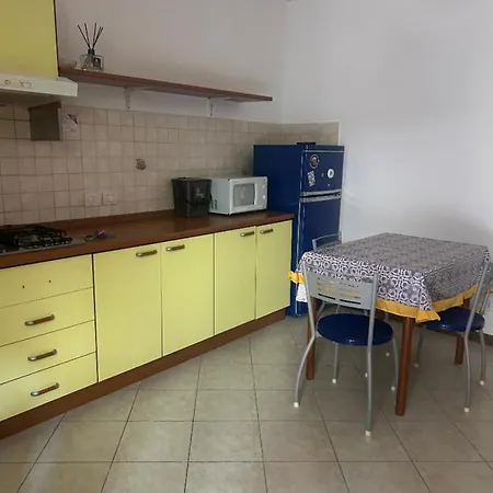 Apartment In Piazza Con Ingresso Indipendente